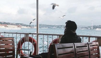 刘强东现身苏超赛场，助威宿迁队